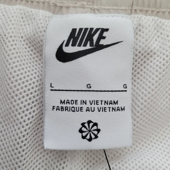 Nike Women's Loose Fit Nylon Jogger Pants Size L Mid-Rise UPF 40+ Full Length - Picture 9 of 12